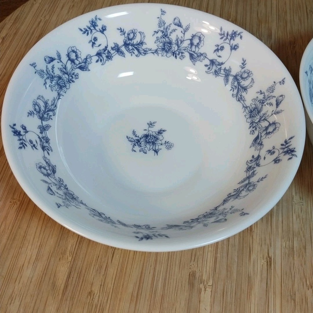 Set of 2 ARCOPAL France GLENWOOD Blue White Floral Milk Glass Cereal Bowls 6.25"
